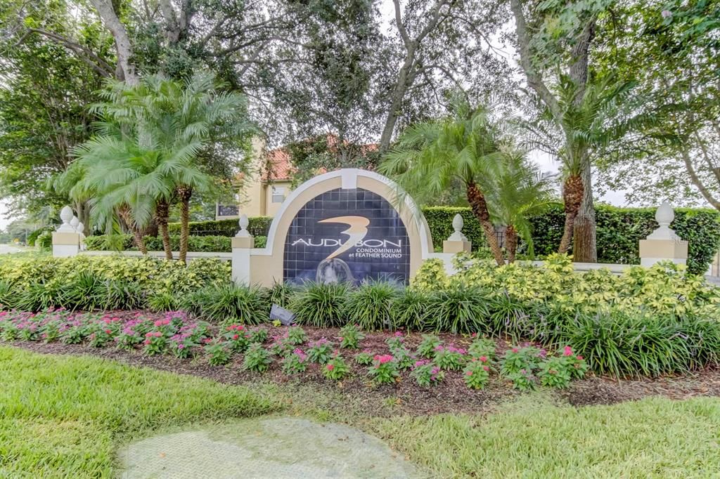 For Sale: $159,900 (1 beds, 1 baths, 721 Square Feet)