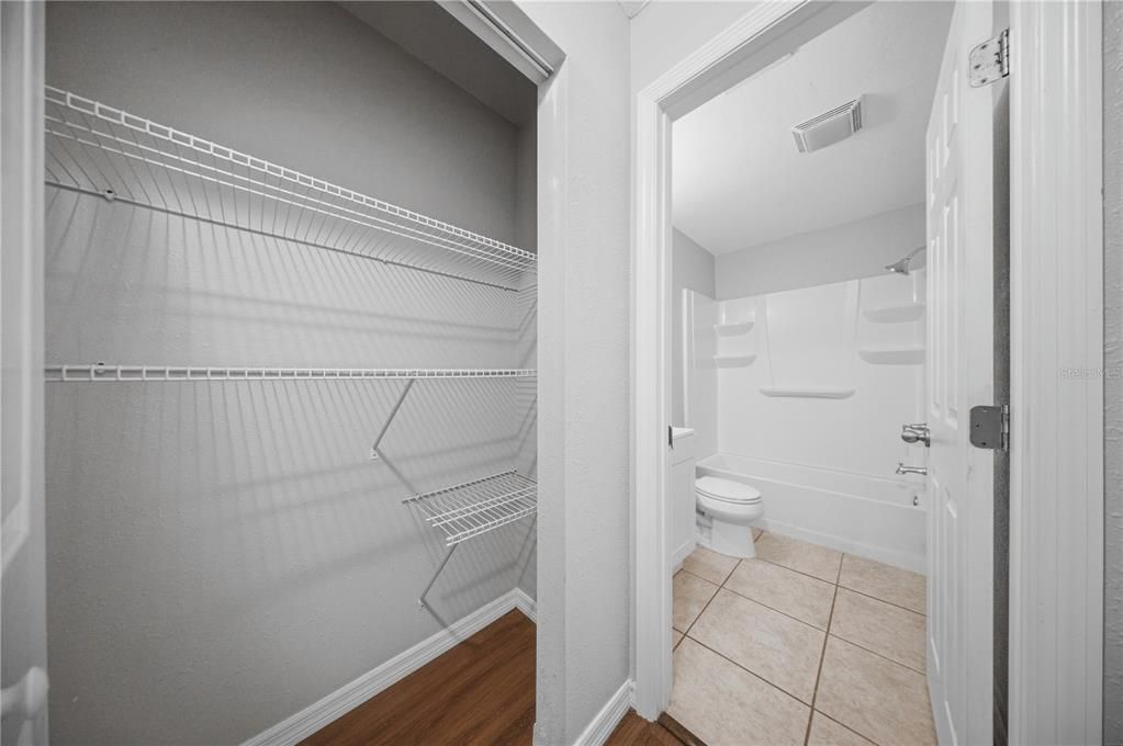 На продажу: $199,900 (3 спален, 1 ванн, 1102 Квадратных фут)