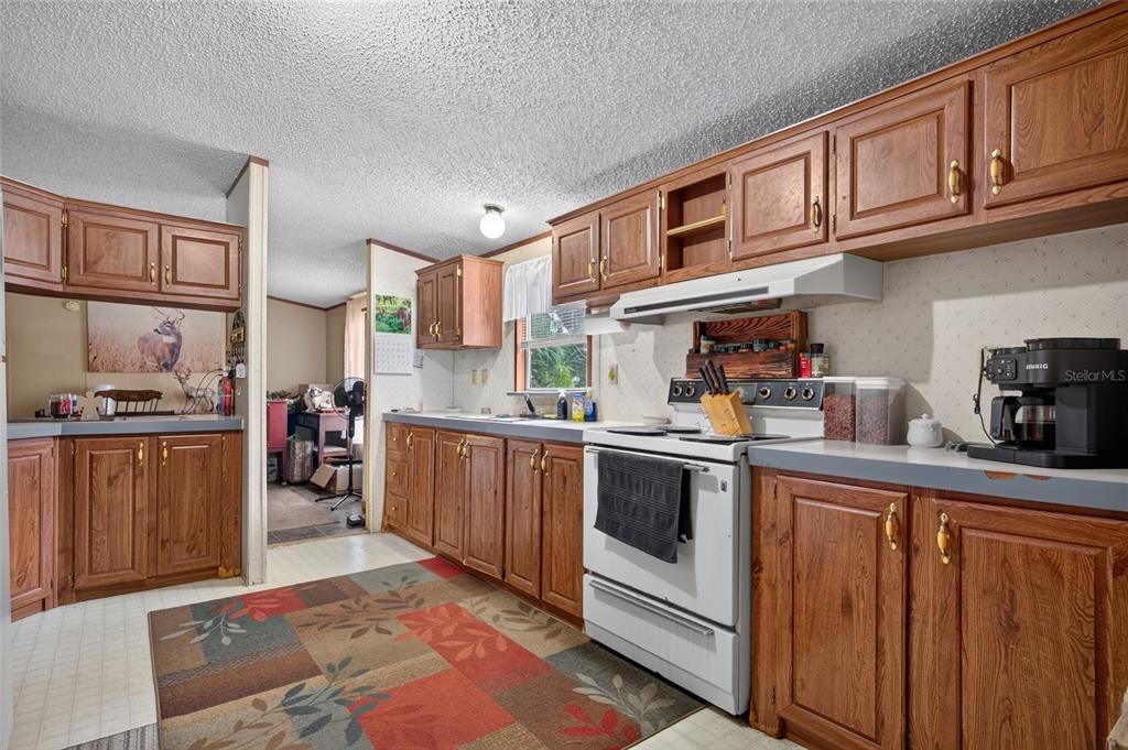 For Sale: $149,990 (3 beds, 2 baths, 1248 Square Feet)