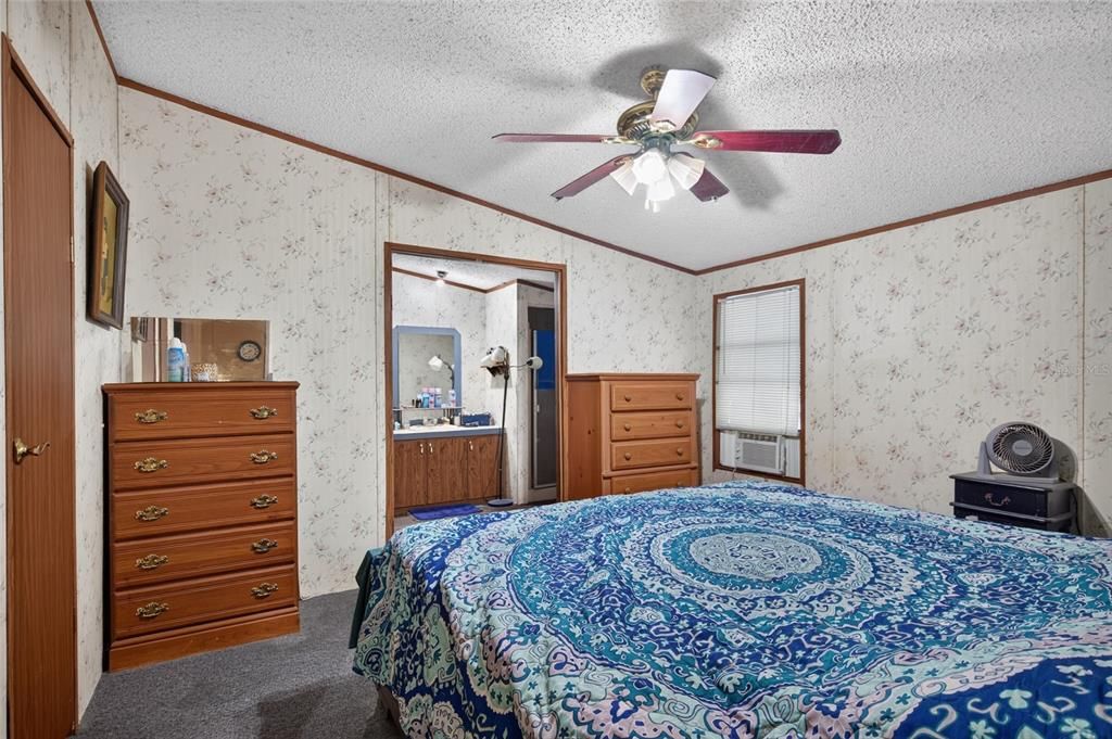For Sale: $149,990 (3 beds, 2 baths, 1248 Square Feet)