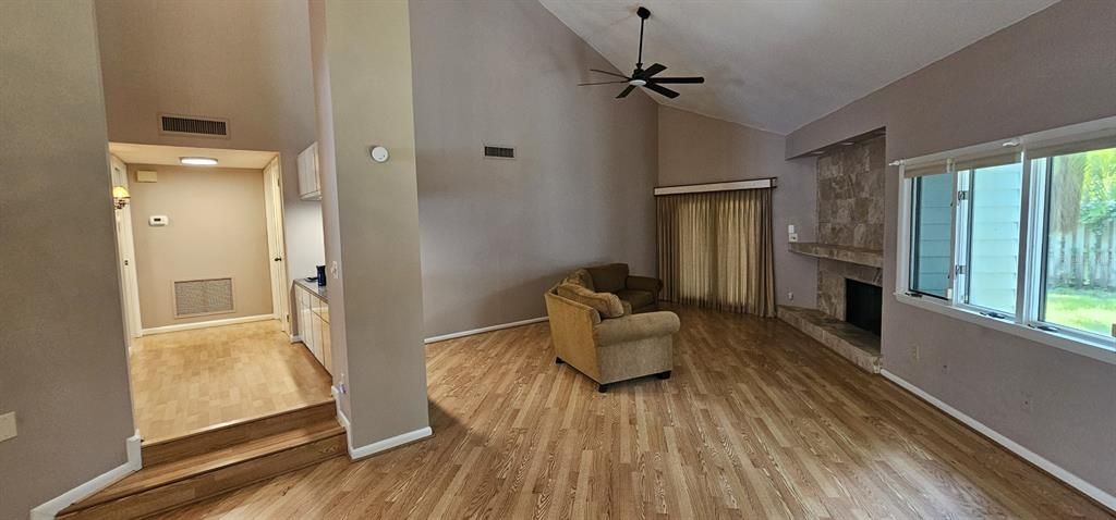 For Sale: $419,900 (2 beds, 2 baths, 1764 Square Feet)