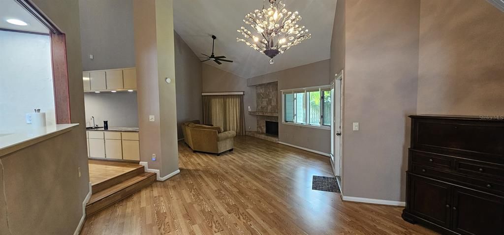 For Sale: $419,900 (2 beds, 2 baths, 1764 Square Feet)