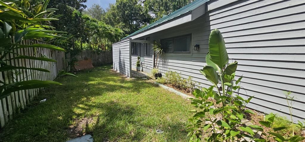 For Sale: $419,900 (2 beds, 2 baths, 1764 Square Feet)