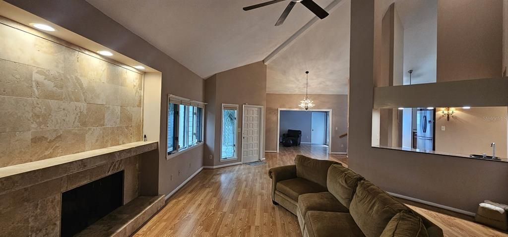 For Sale: $419,900 (2 beds, 2 baths, 1764 Square Feet)
