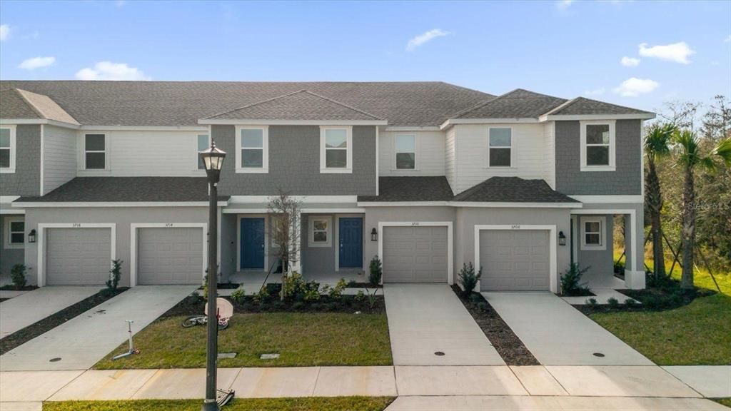 For Rent: $2,000 (3 beds, 2 baths, 1407 Square Feet)