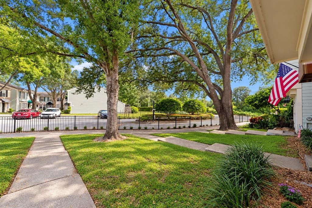For Sale: $167,500 (2 beds, 1 baths, 896 Square Feet)