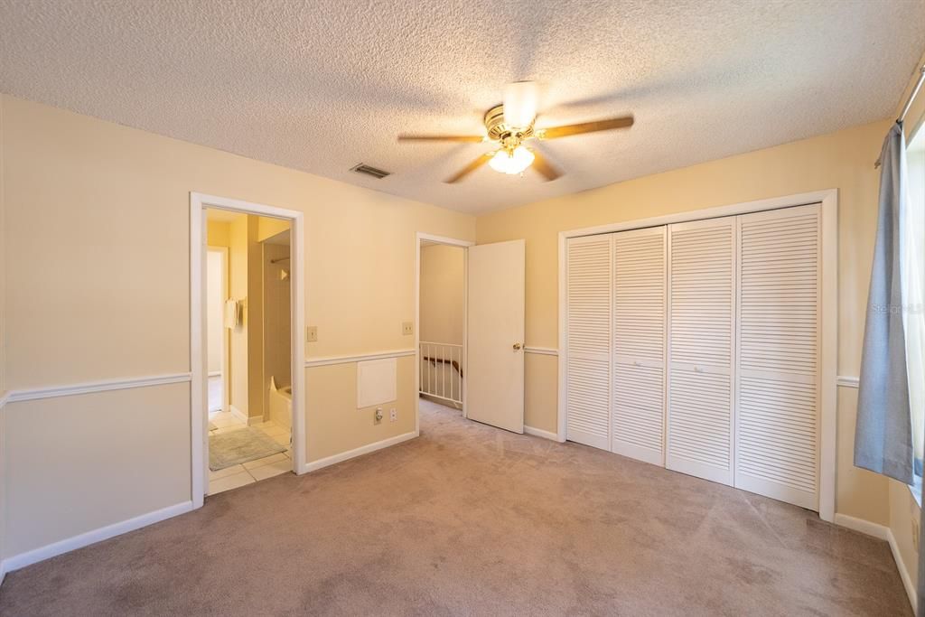 For Sale: $167,500 (2 beds, 1 baths, 896 Square Feet)