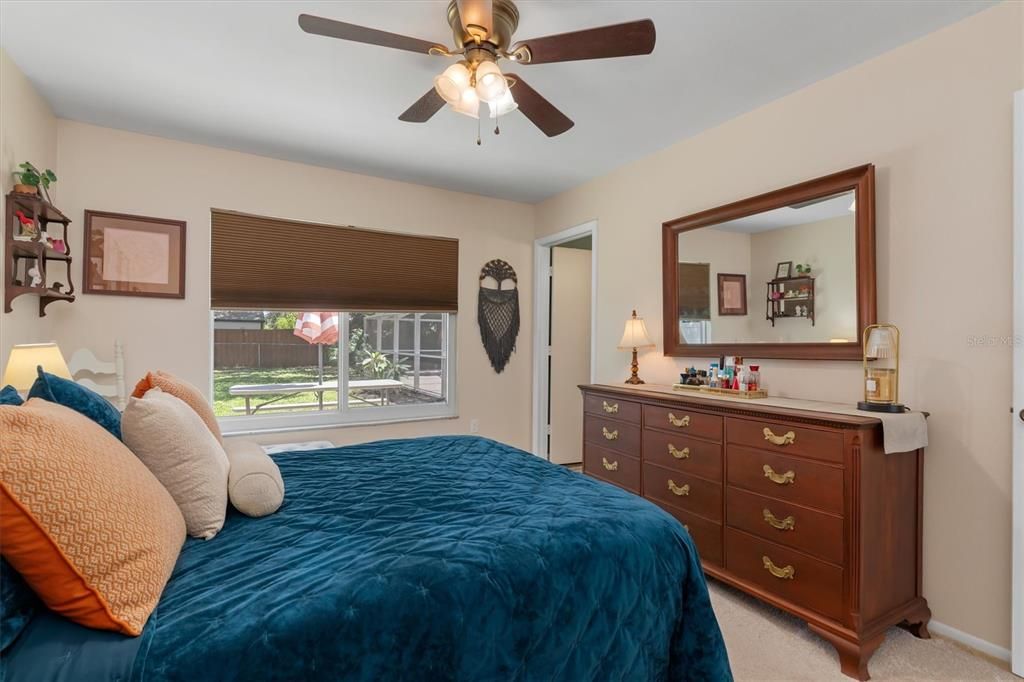 En Venta: $334,900 (4 camas, 3 baños, 1590 Pies cuadrados)