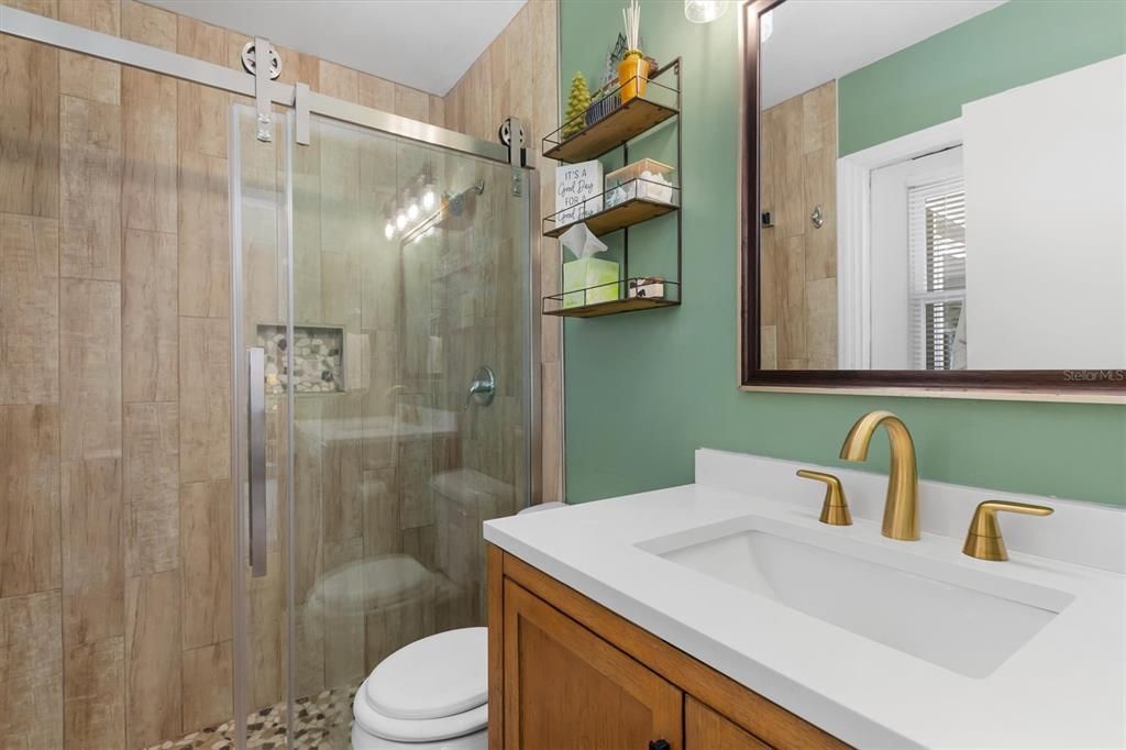En Venta: $334,900 (4 camas, 3 baños, 1590 Pies cuadrados)