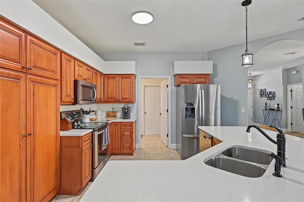 For Sale: $649,000 (3 beds, 2 baths, 1903 Square Feet)