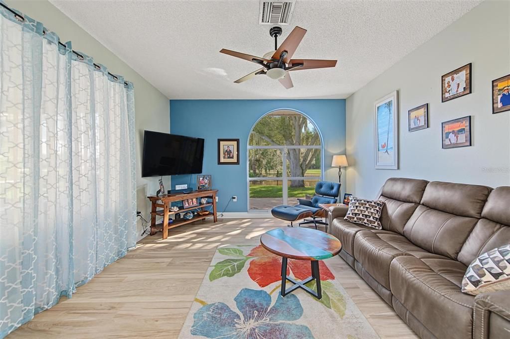 For Sale: $649,000 (3 beds, 2 baths, 1903 Square Feet)