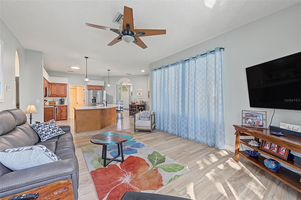 For Sale: $649,000 (3 beds, 2 baths, 1903 Square Feet)