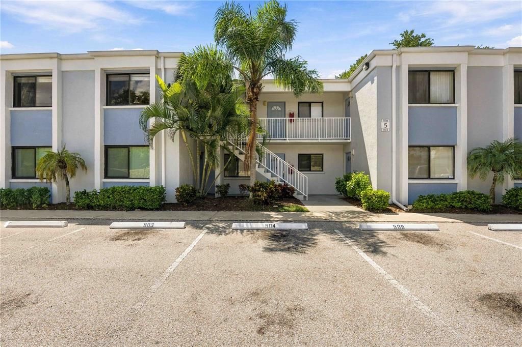 For Sale: $129,900 (2 beds, 1 baths, 960 Square Feet)