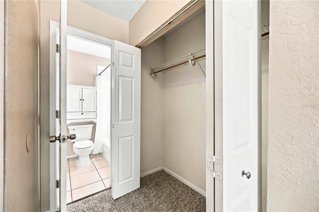 For Sale: $129,900 (2 beds, 1 baths, 960 Square Feet)