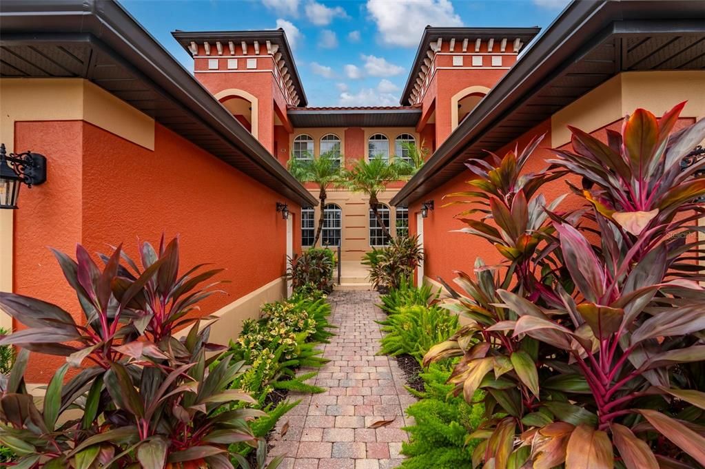 На продажу: $329,000 (3 спален, 2 ванн, 1596 Квадратных фут)