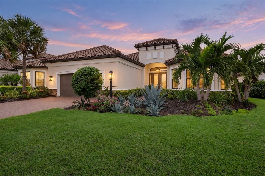 For Sale: $1,995,000 (3 beds, 3 baths, 3101 Square Feet)