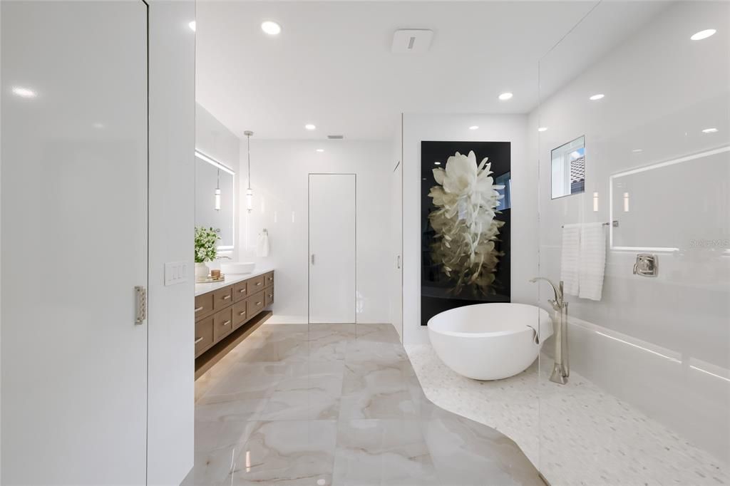 For Sale: $1,995,000 (3 beds, 3 baths, 3101 Square Feet)