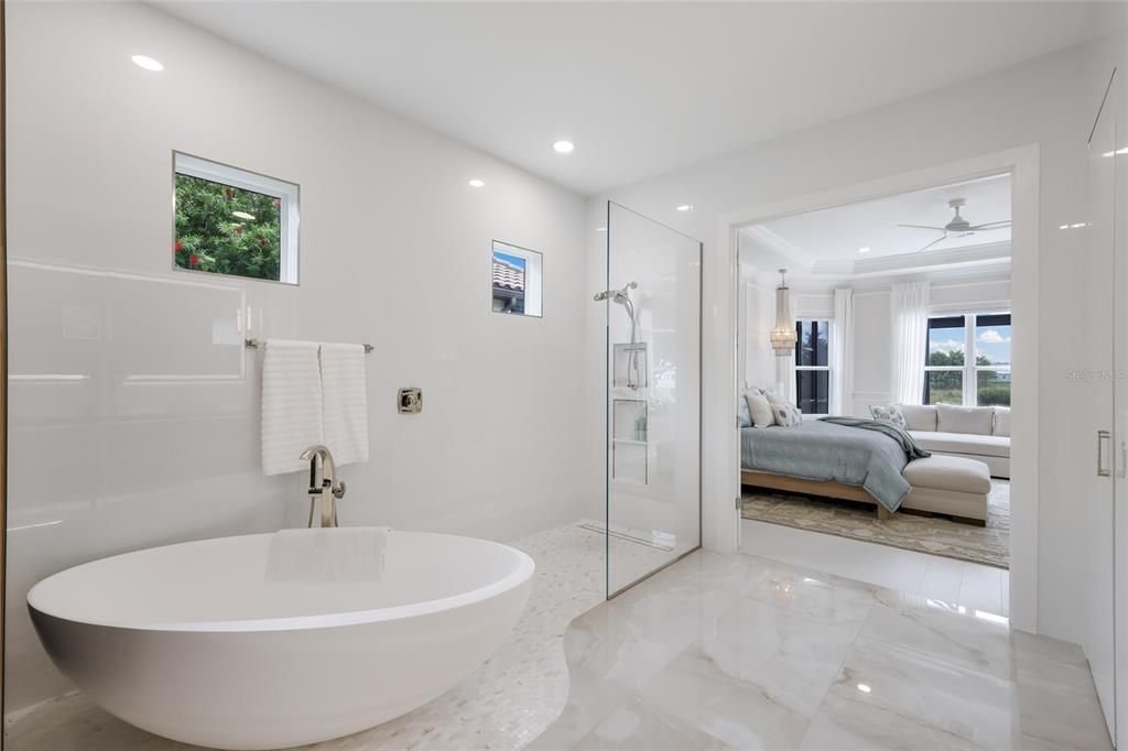 For Sale: $1,995,000 (3 beds, 3 baths, 3101 Square Feet)