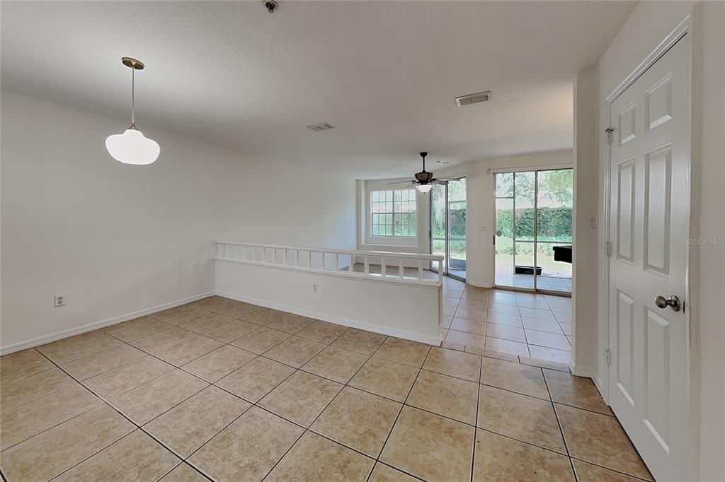 For Rent: $1,999 (3 beds, 2 baths, 1638 Square Feet)