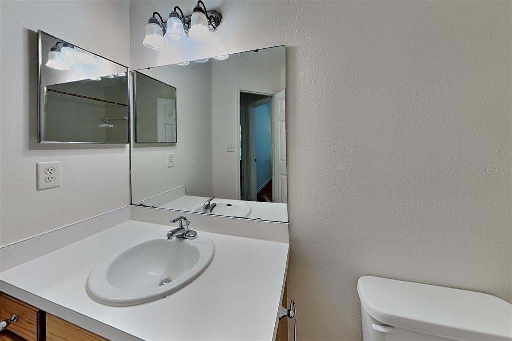 For Rent: $1,999 (3 beds, 2 baths, 1638 Square Feet)