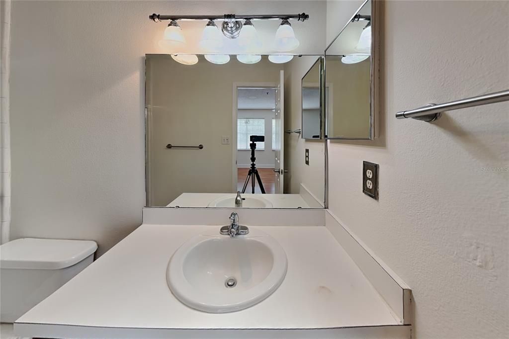 For Rent: $1,999 (3 beds, 2 baths, 1638 Square Feet)