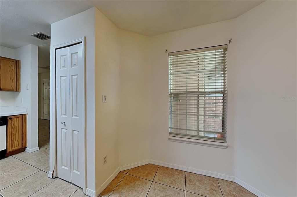 For Rent: $1,999 (3 beds, 2 baths, 1638 Square Feet)