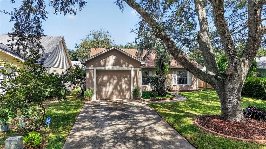 For Sale: $259,900 (2 beds, 2 baths, 1109 Square Feet)