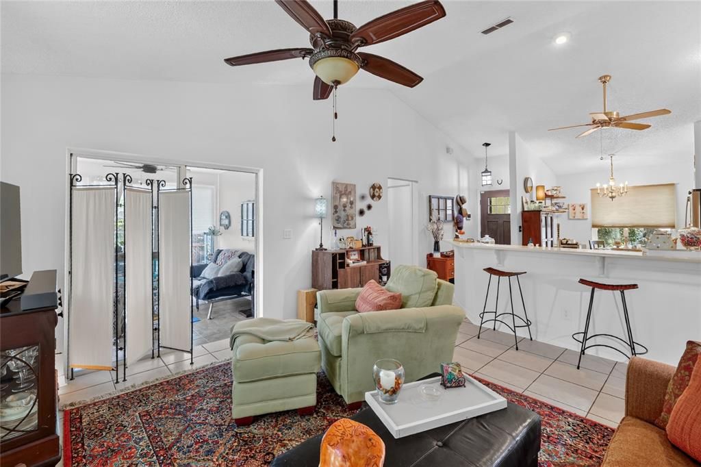 For Sale: $259,900 (2 beds, 2 baths, 1109 Square Feet)