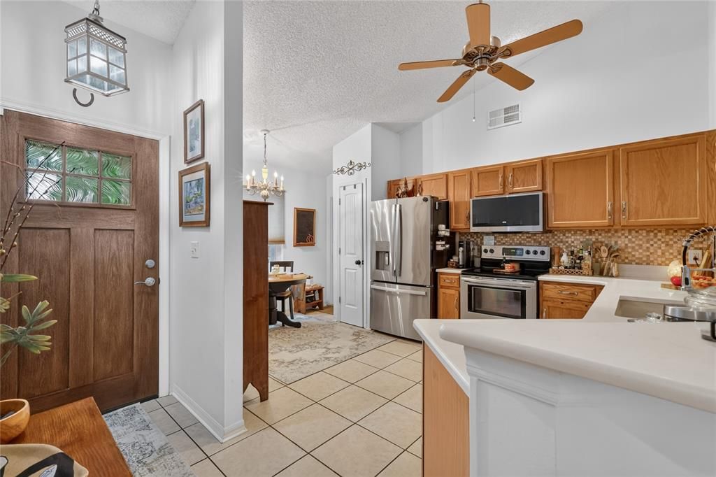 For Sale: $259,900 (2 beds, 2 baths, 1109 Square Feet)