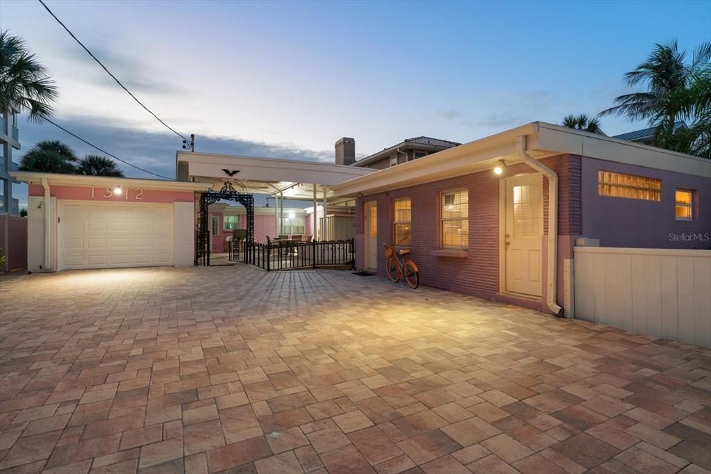 For Sale: $5,395,000 (5 beds, 4 baths, 3037 Square Feet)