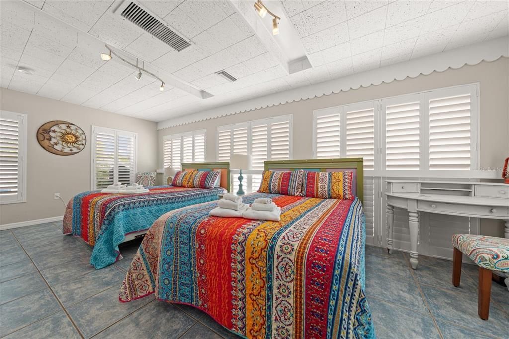 For Sale: $5,395,000 (5 beds, 4 baths, 3037 Square Feet)