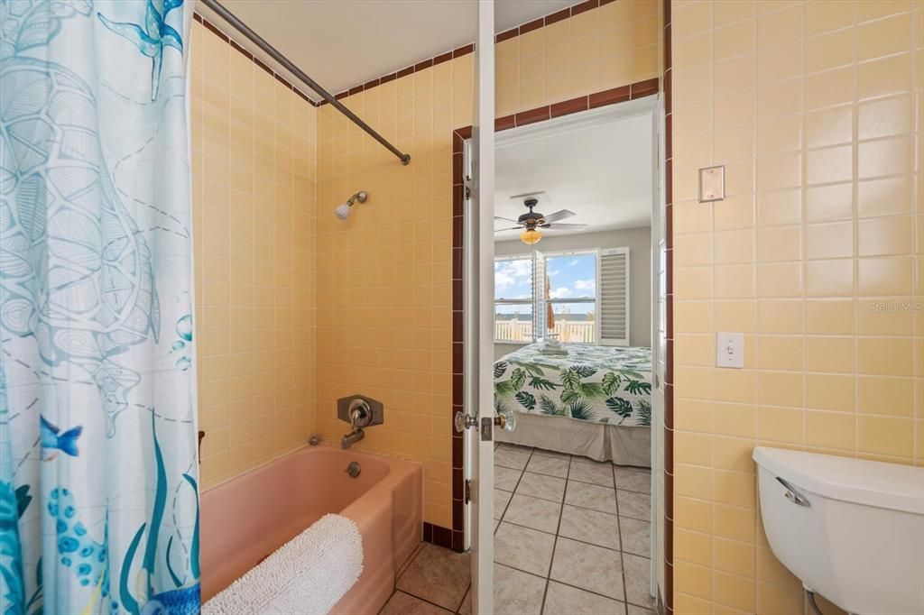 For Sale: $5,395,000 (5 beds, 4 baths, 3037 Square Feet)
