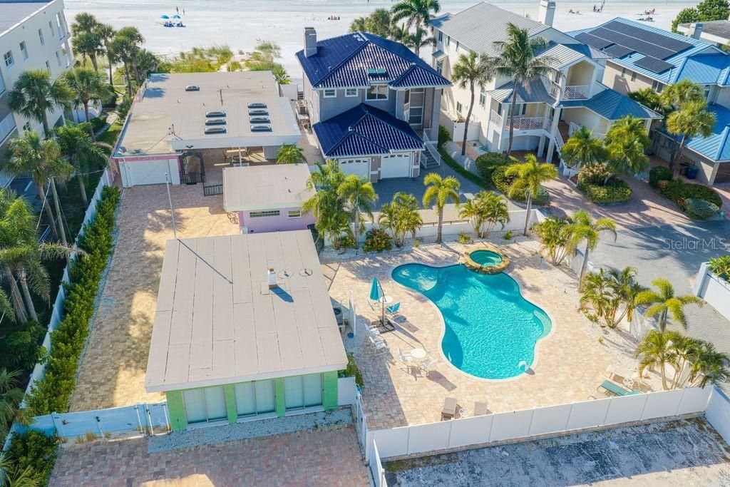 For Sale: $5,395,000 (5 beds, 4 baths, 3037 Square Feet)