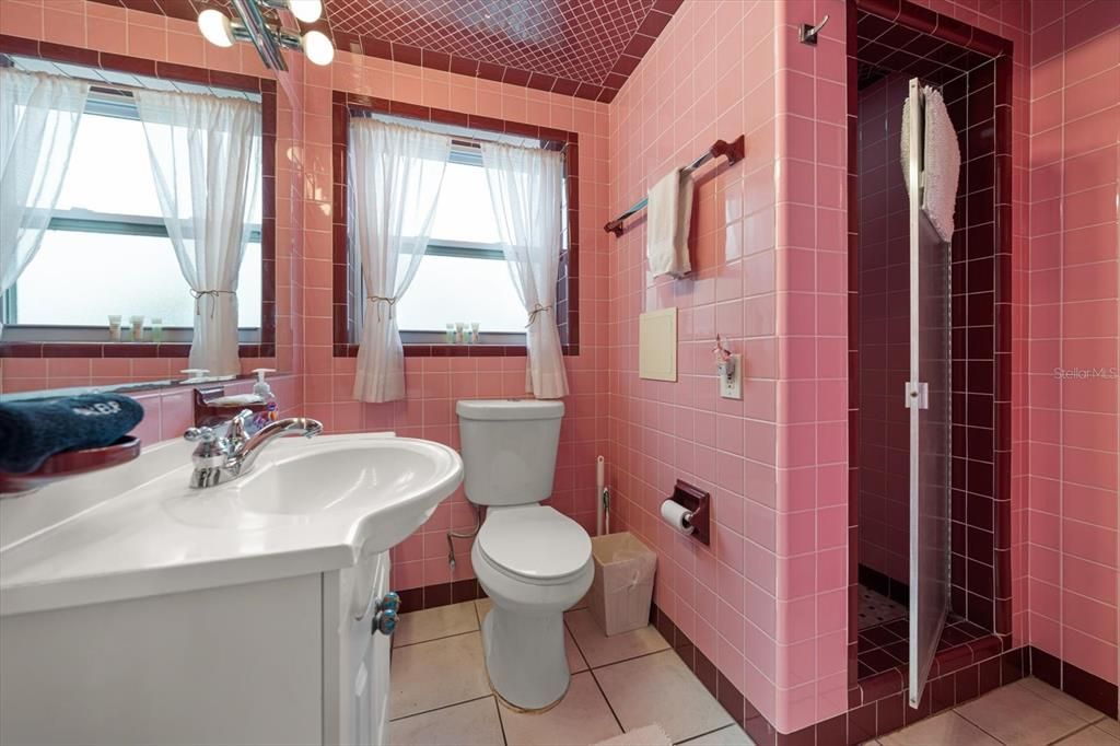 For Sale: $5,395,000 (5 beds, 4 baths, 3037 Square Feet)