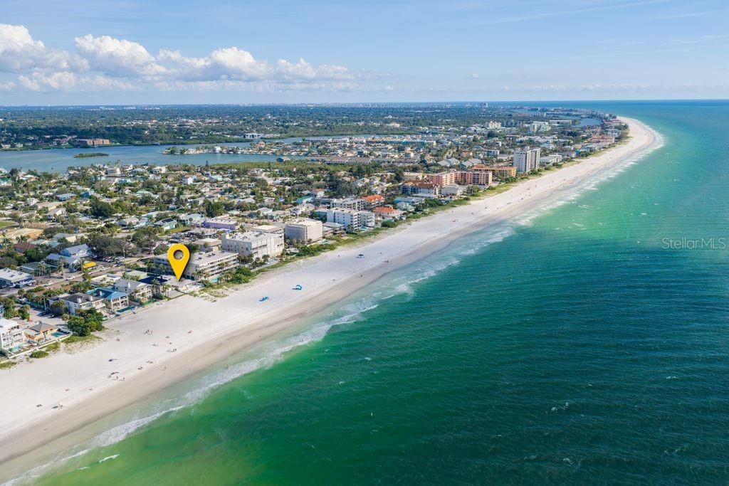 For Sale: $5,395,000 (5 beds, 4 baths, 3037 Square Feet)