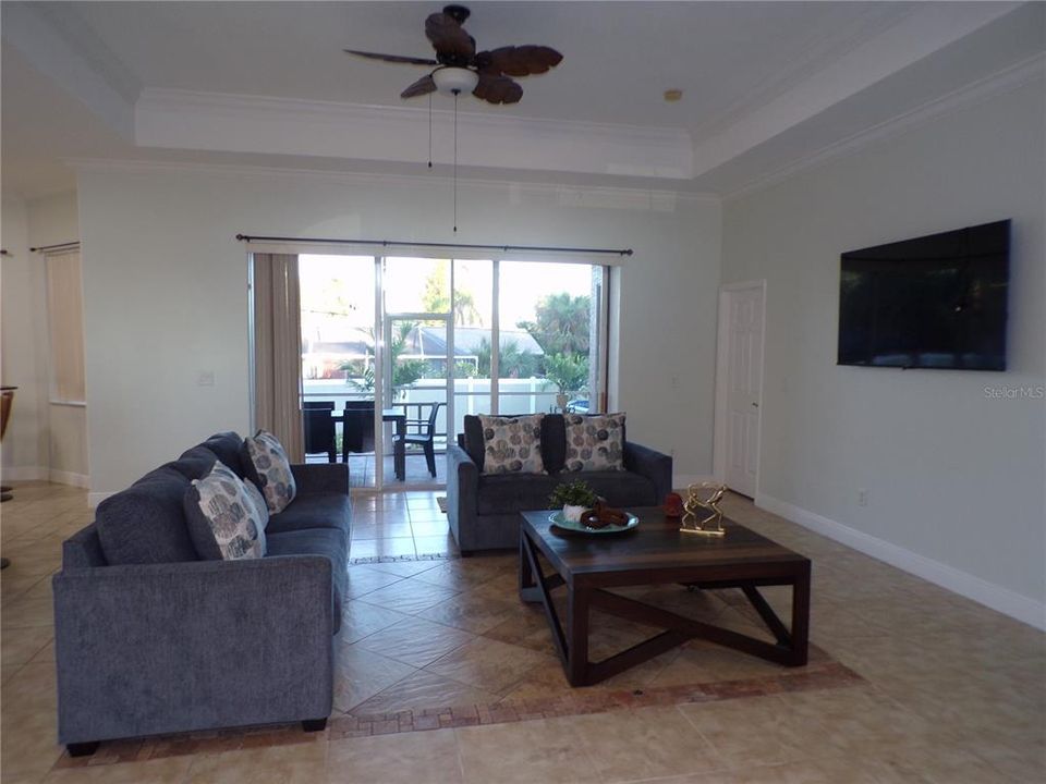 For Rent: $2,700 (3 beds, 2 baths, 2101 Square Feet)