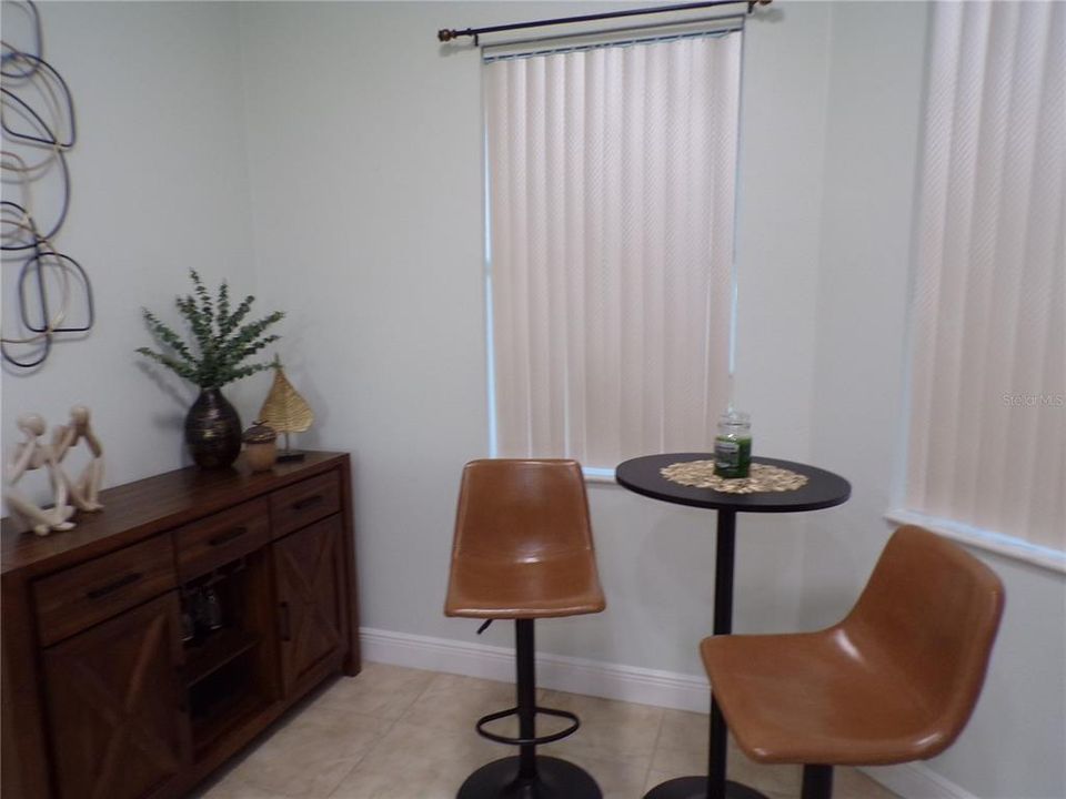 For Rent: $2,700 (3 beds, 2 baths, 2101 Square Feet)