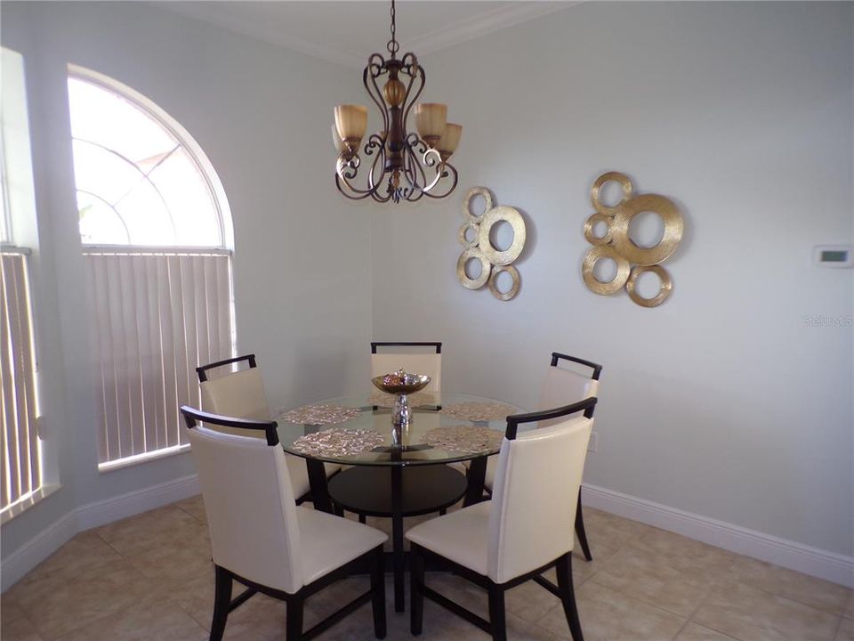 For Rent: $2,700 (3 beds, 2 baths, 2101 Square Feet)