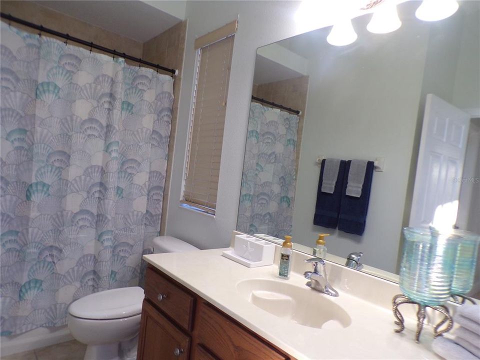 For Rent: $2,700 (3 beds, 2 baths, 2101 Square Feet)