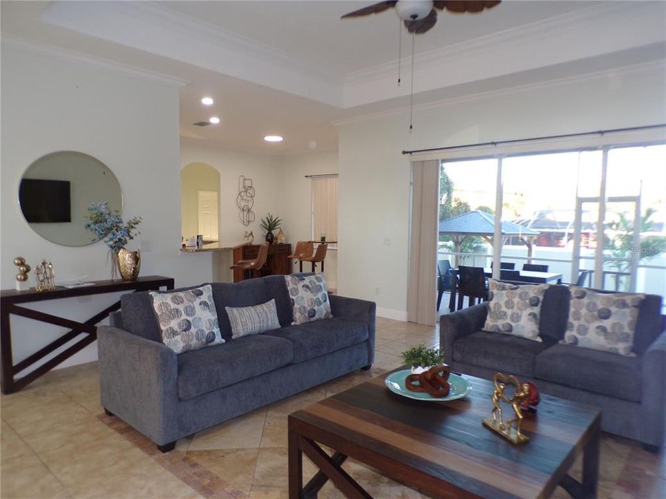 For Rent: $2,700 (3 beds, 2 baths, 2101 Square Feet)