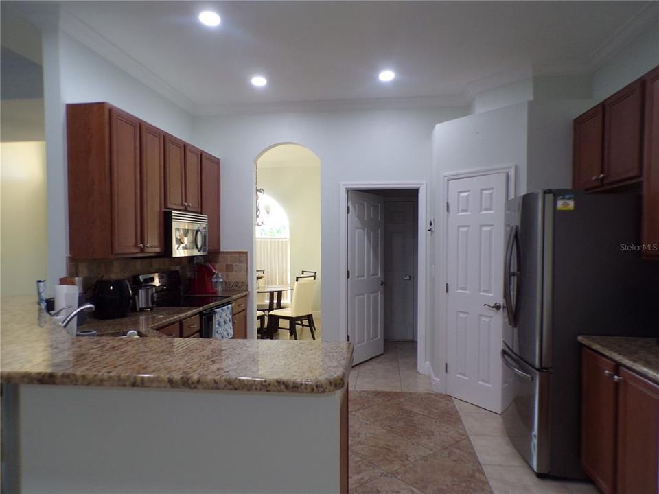 For Rent: $2,700 (3 beds, 2 baths, 2101 Square Feet)