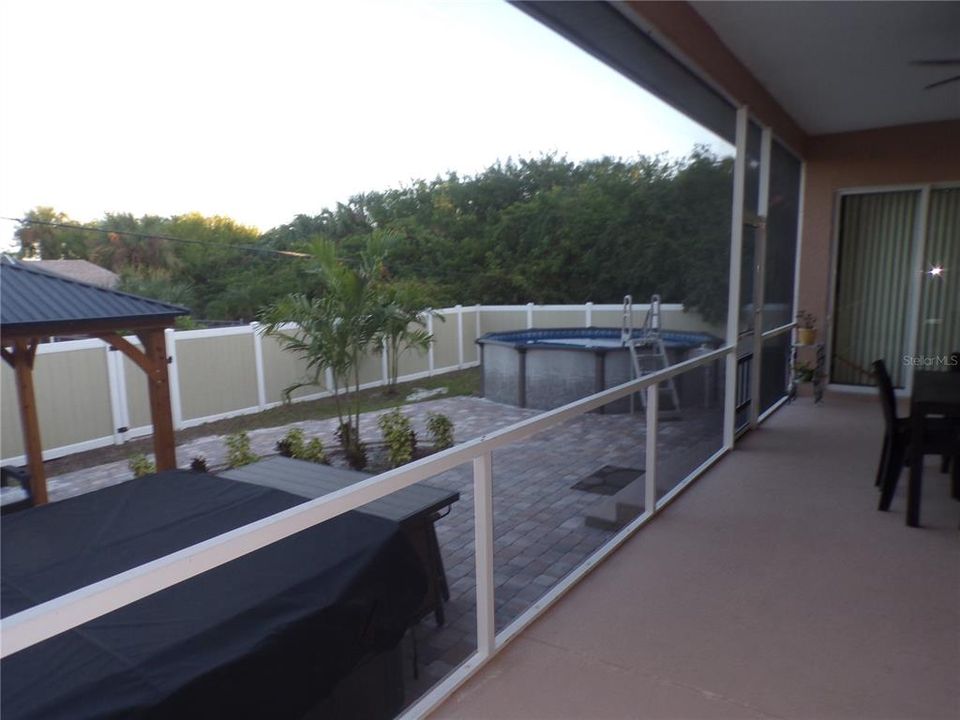 For Rent: $2,700 (3 beds, 2 baths, 2101 Square Feet)