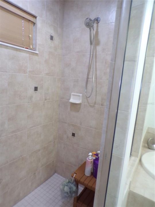 For Rent: $2,700 (3 beds, 2 baths, 2101 Square Feet)