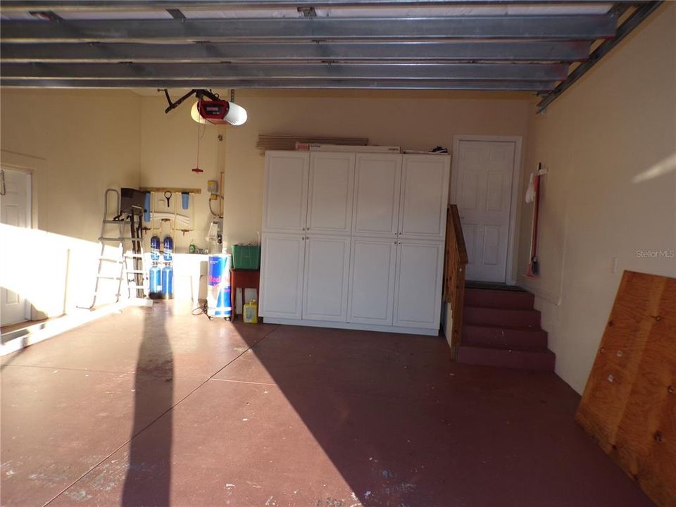 For Rent: $2,700 (3 beds, 2 baths, 2101 Square Feet)