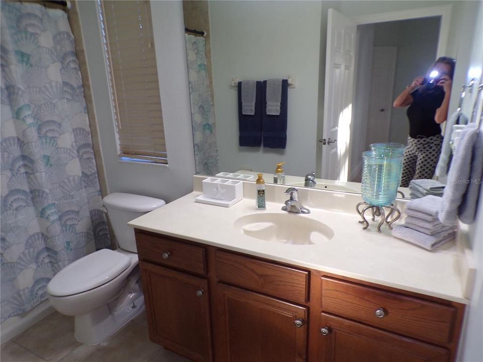 For Rent: $2,700 (3 beds, 2 baths, 2101 Square Feet)