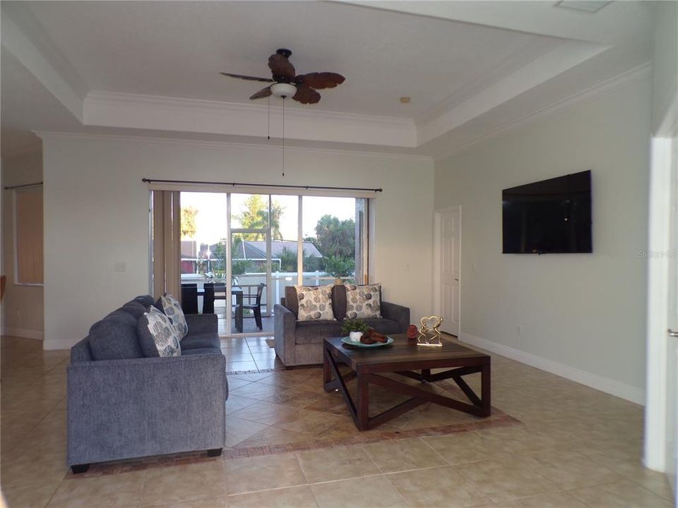 For Rent: $2,700 (3 beds, 2 baths, 2101 Square Feet)