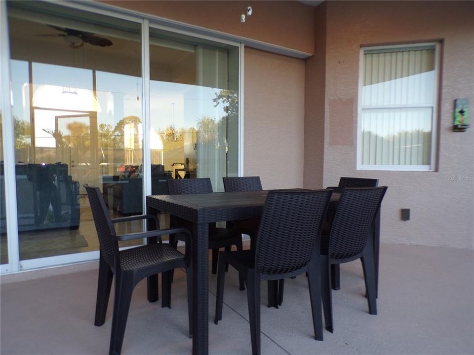 For Rent: $2,700 (3 beds, 2 baths, 2101 Square Feet)