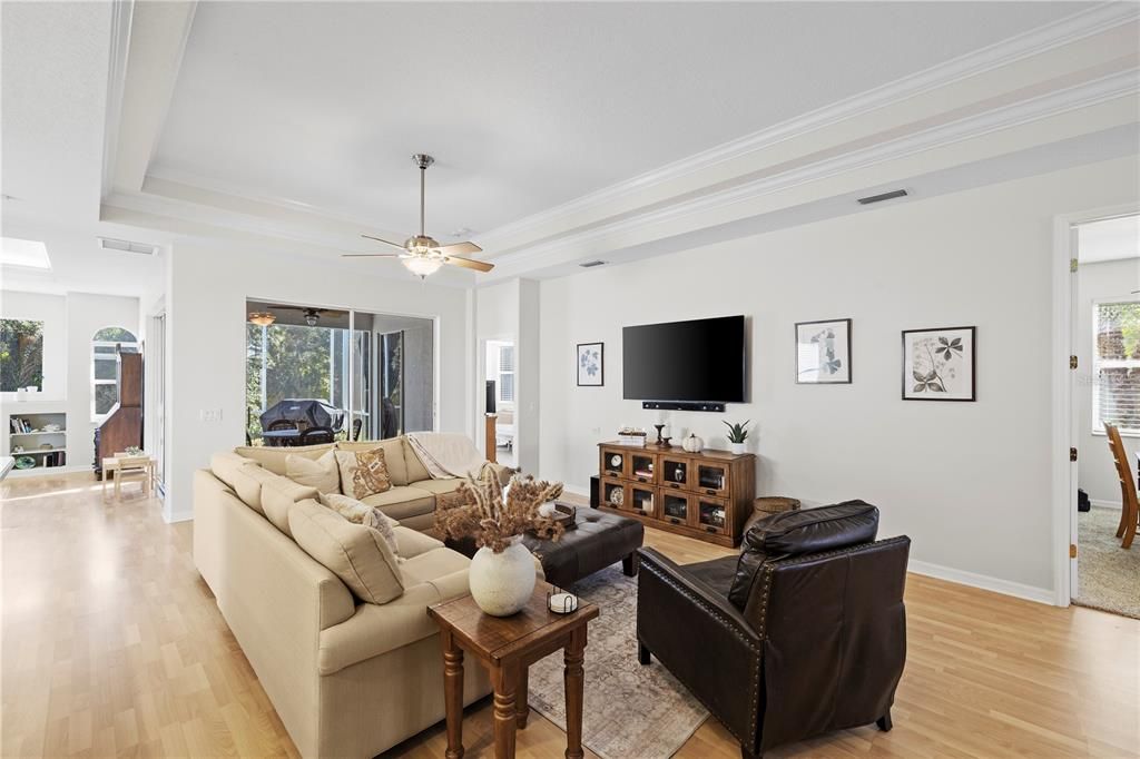 For Sale: $487,000 (2 beds, 2 baths, 1886 Square Feet)