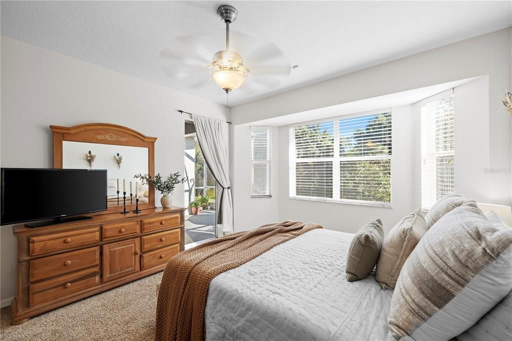 For Sale: $487,000 (2 beds, 2 baths, 1886 Square Feet)