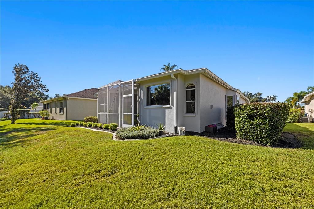 For Sale: $487,000 (2 beds, 2 baths, 1886 Square Feet)